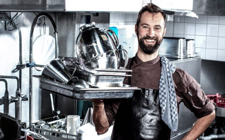 Dishwasher for a Michelin star restaurant