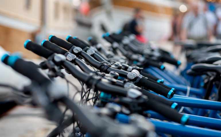 Zomerbaan: verhuur fietsenwinkel